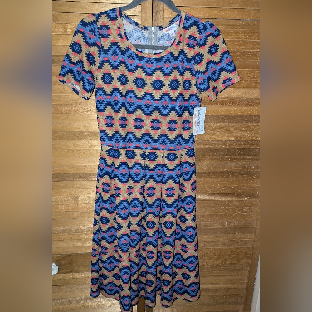 ❤️SALE❤️LuLaRoe Amelia Dress - Picture 3 of 6